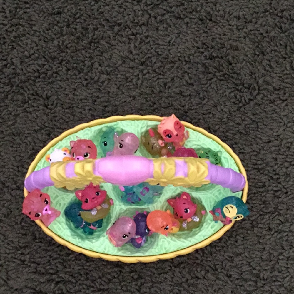 Hatchimals basket bundle - Picture 4 of 7